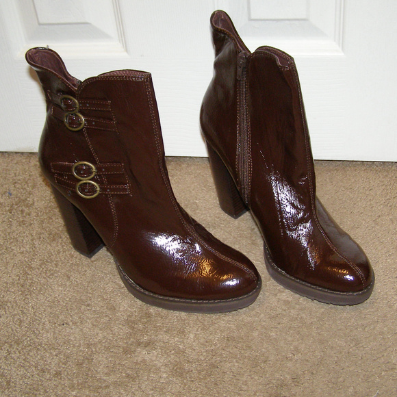 NEW size 9 Brown TWO LIPS ankle Boots Patent Leath - Picture 2 of 8